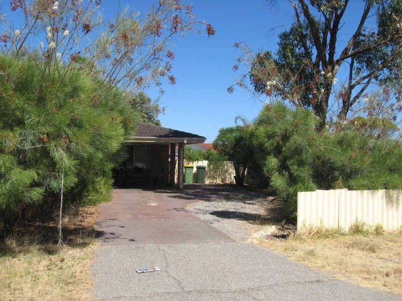 24 Madden Way, Parmelia WA 6167