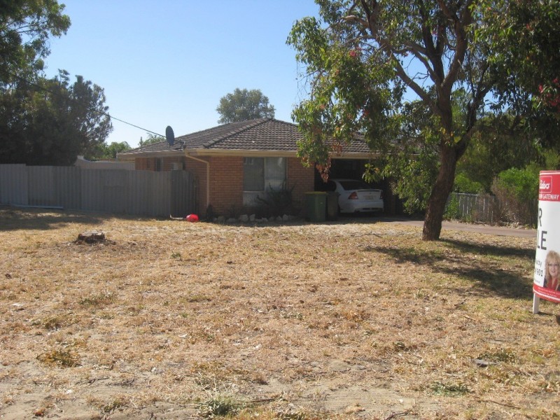 26 Madden Way, Parmelia WA 6167