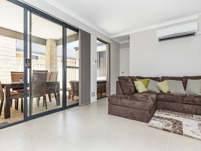 Unit 13, 39 Peppermint Gardens, Aubin Grove WA 6164
