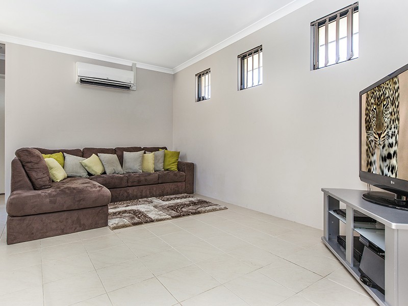 Unit 13, 39 Peppermint Gardens, Aubin Grove WA 6164