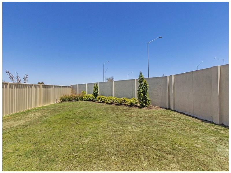 Unit 13, 39 Peppermint Gardens, Aubin Grove WA 6164