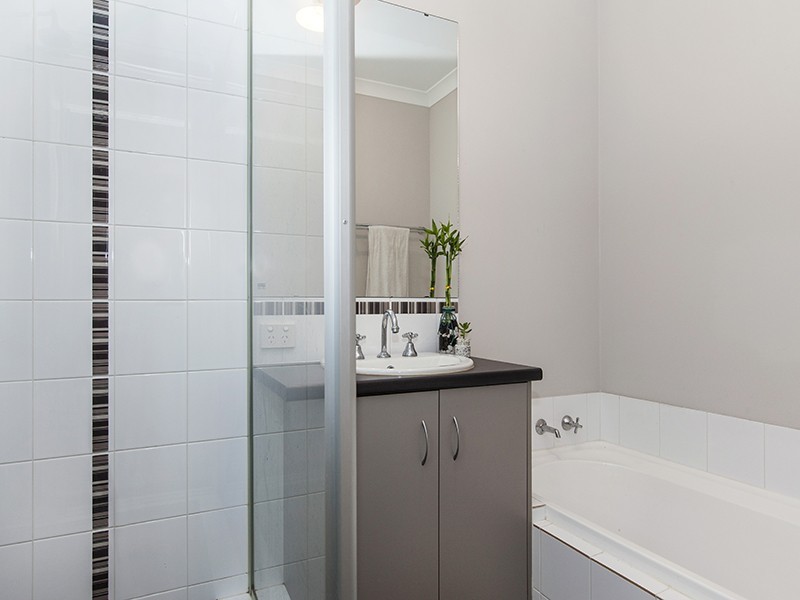 Unit 13, 39 Peppermint Gardens, Aubin Grove WA 6164