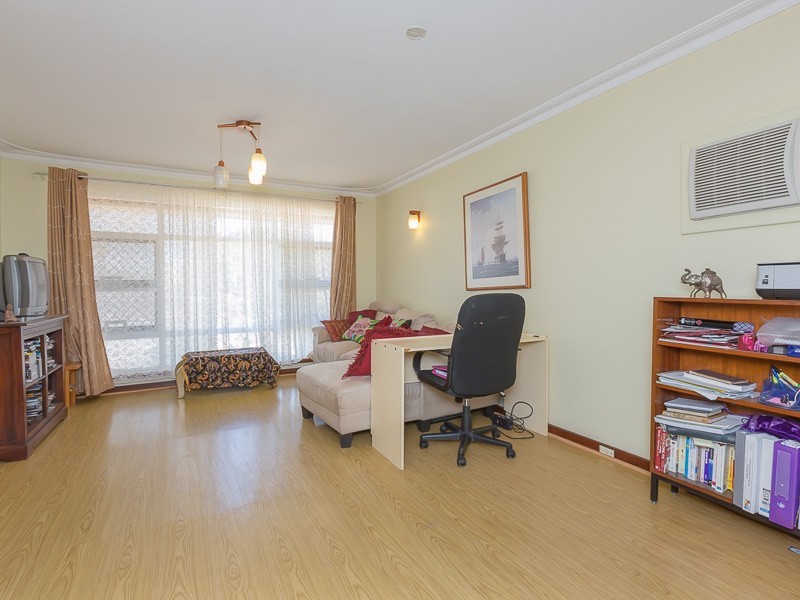 42A Littlemore Road, Orelia WA 6167