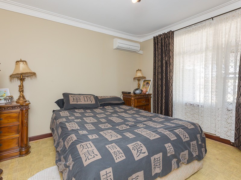 42A Littlemore Road, Orelia WA 6167