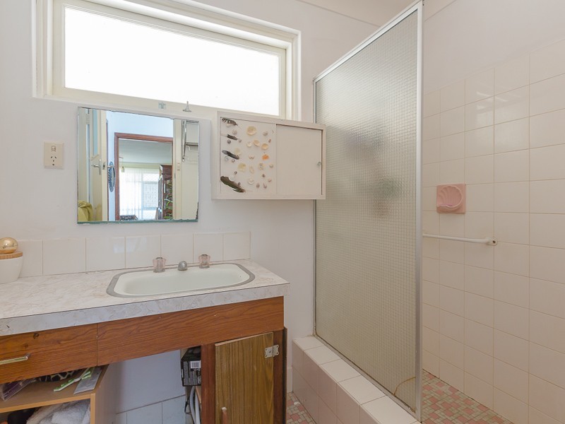 42A Littlemore Road, Orelia WA 6167