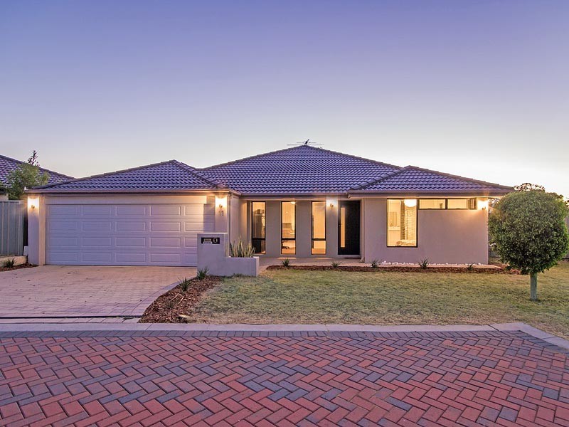 11 Taunton Mews, Leda WA 6170