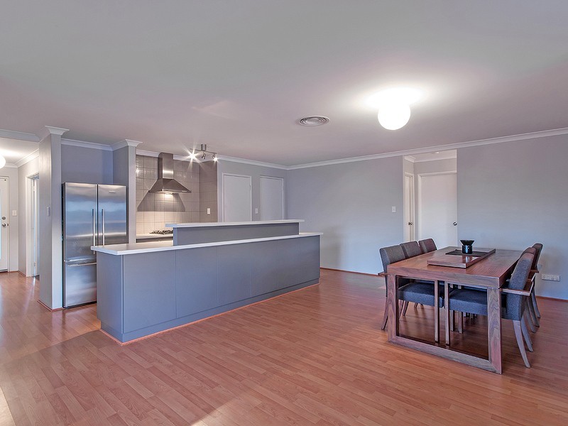 11 Taunton Mews, Leda WA 6170