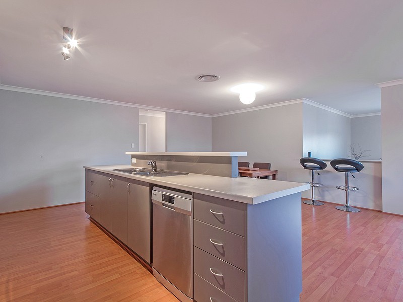 11 Taunton Mews, Leda WA 6170
