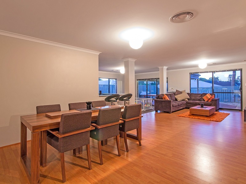 11 Taunton Mews, Leda WA 6170