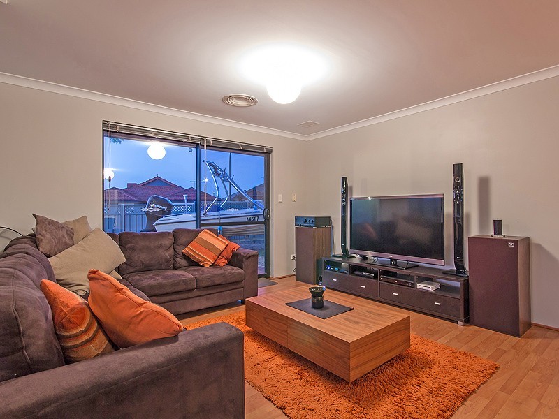 11 Taunton Mews, Leda WA 6170
