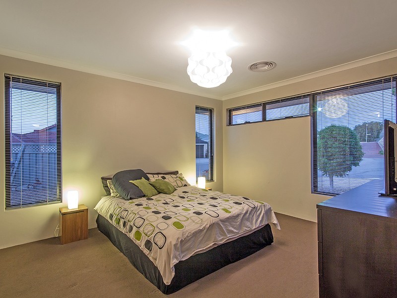11 Taunton Mews, Leda WA 6170
