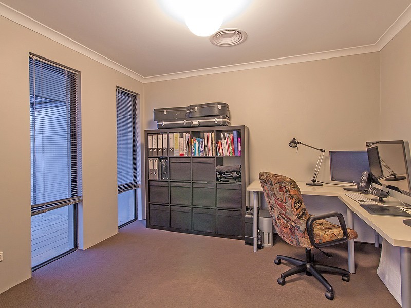 11 Taunton Mews, Leda WA 6170