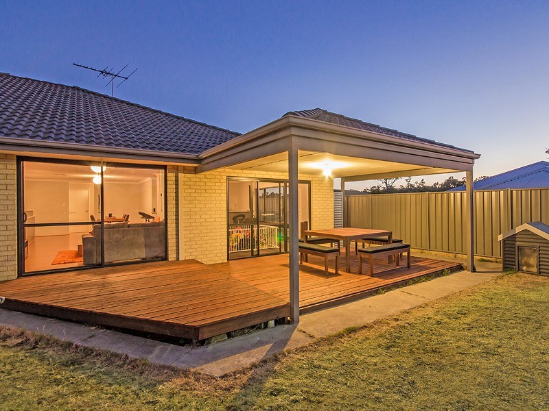 11 Taunton Mews, Leda WA 6170