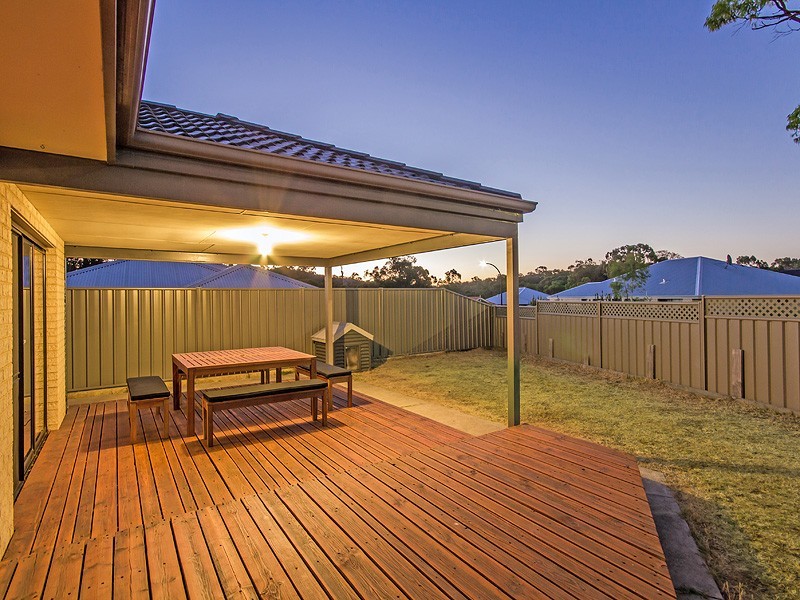 11 Taunton Mews, Leda WA 6170