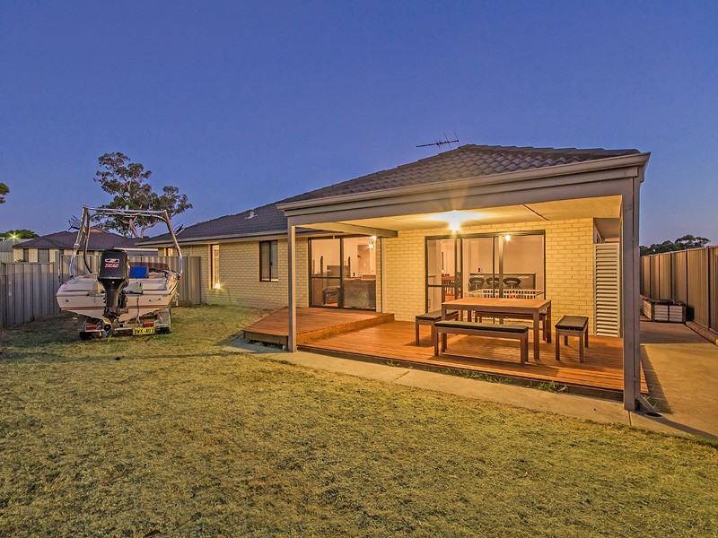 11 Taunton Mews, Leda WA 6170
