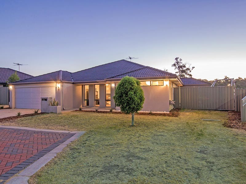 11 Taunton Mews, Leda WA 6170