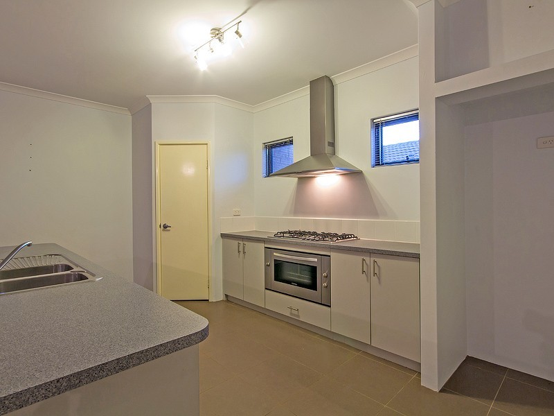 12 Hurn Rise, Wellard WA 6170