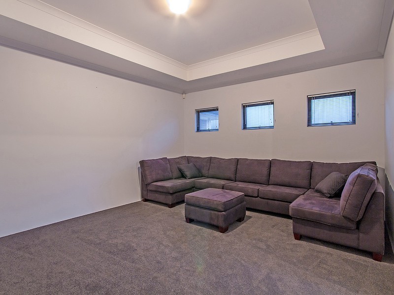 12 Hurn Rise, Wellard WA 6170