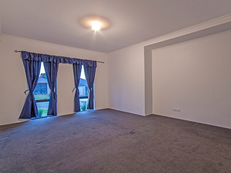 12 Hurn Rise, Wellard WA 6170