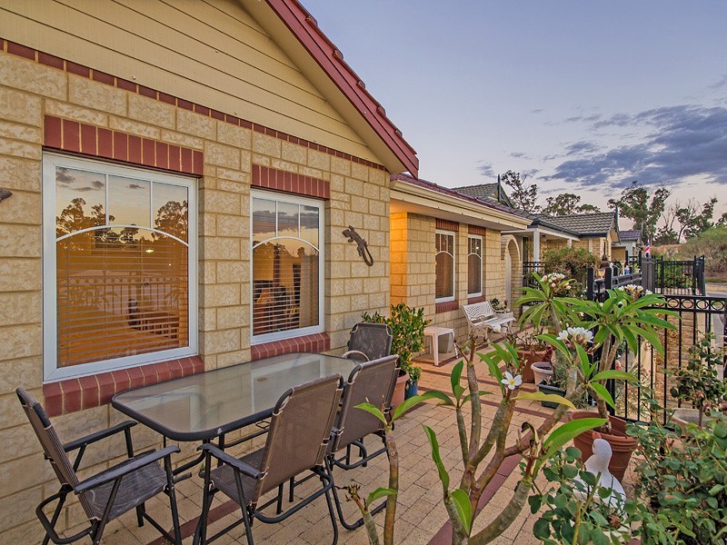 11 Petersfield Lane, Wellard WA 6170