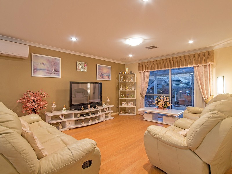 11 Petersfield Lane, Wellard WA 6170