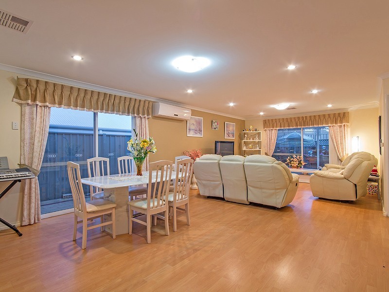 11 Petersfield Lane, Wellard WA 6170