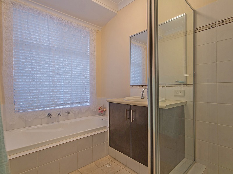 11 Petersfield Lane, Wellard WA 6170