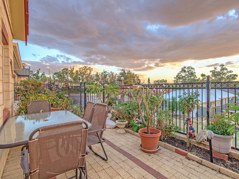 11 Petersfield Lane, Wellard WA 6170