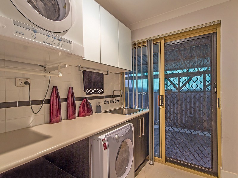 14 Corrigin Heights, Parmelia WA 6167