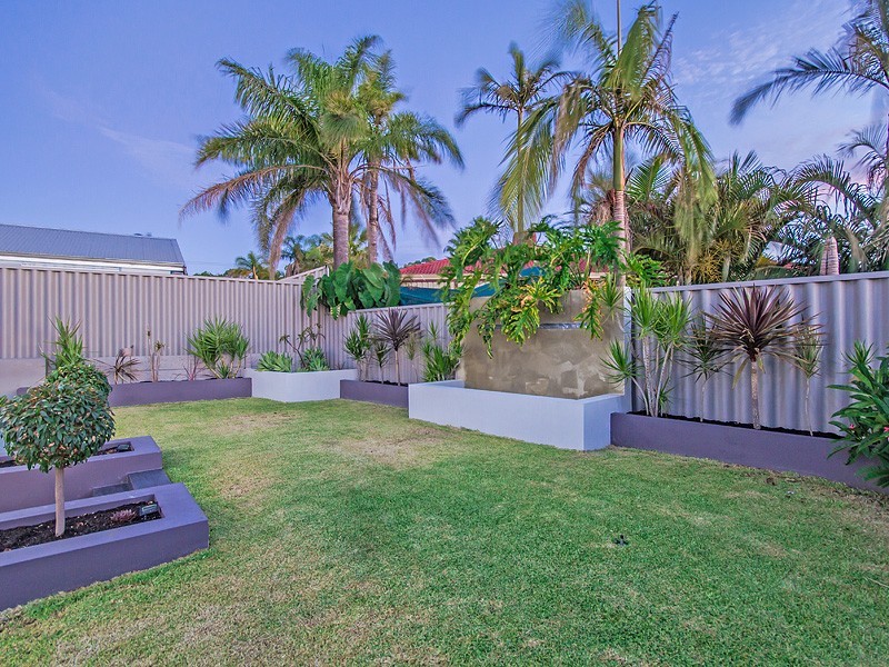 14 Corrigin Heights, Parmelia WA 6167
