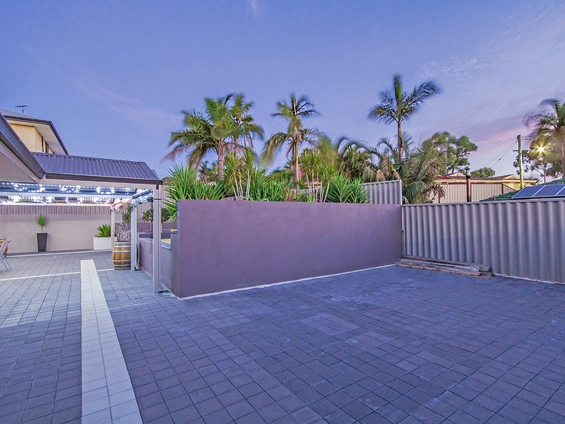 14 Corrigin Heights, Parmelia WA 6167