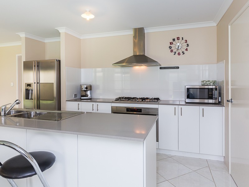 205 Lambeth Circle, Wellard WA 6170