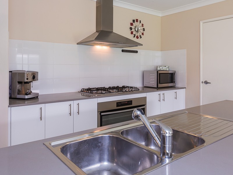 205 Lambeth Circle, Wellard WA 6170