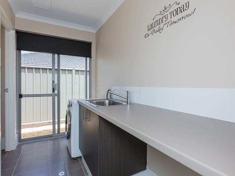 205 Lambeth Circle, Wellard WA 6170