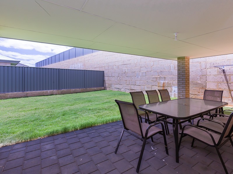 205 Lambeth Circle, Wellard WA 6170