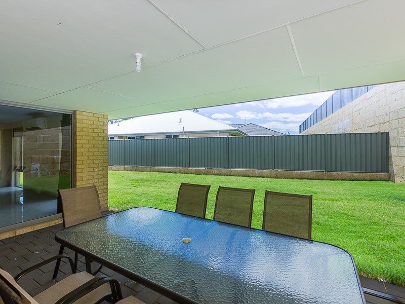 205 Lambeth Circle, Wellard WA 6170