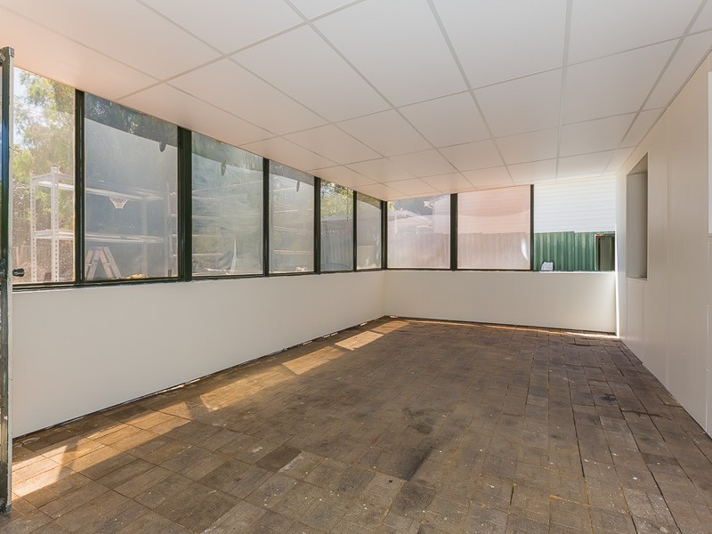 13 Beacham Crescent, Medina WA 6167