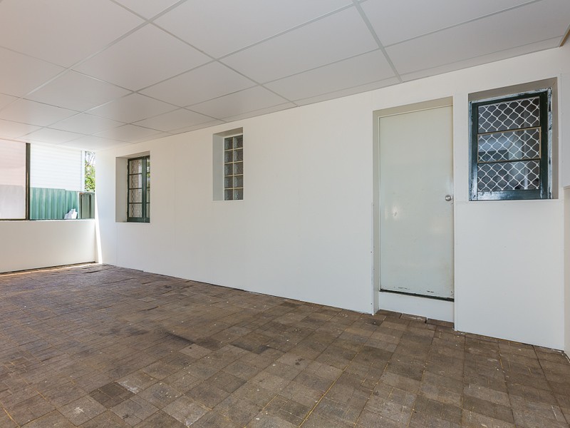 13 Beacham Crescent, Medina WA 6167