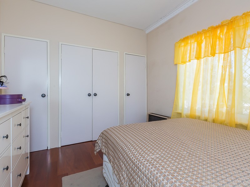 13 Beacham Crescent, Medina WA 6167