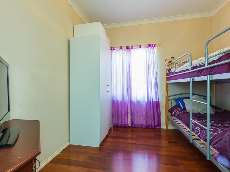 13 Beacham Crescent, Medina WA 6167