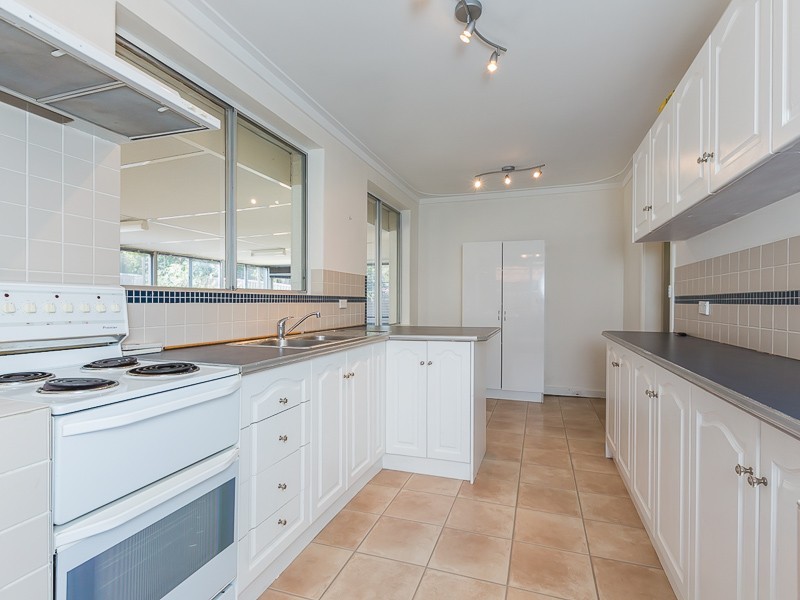 29 Barron Way, Orelia WA 6167