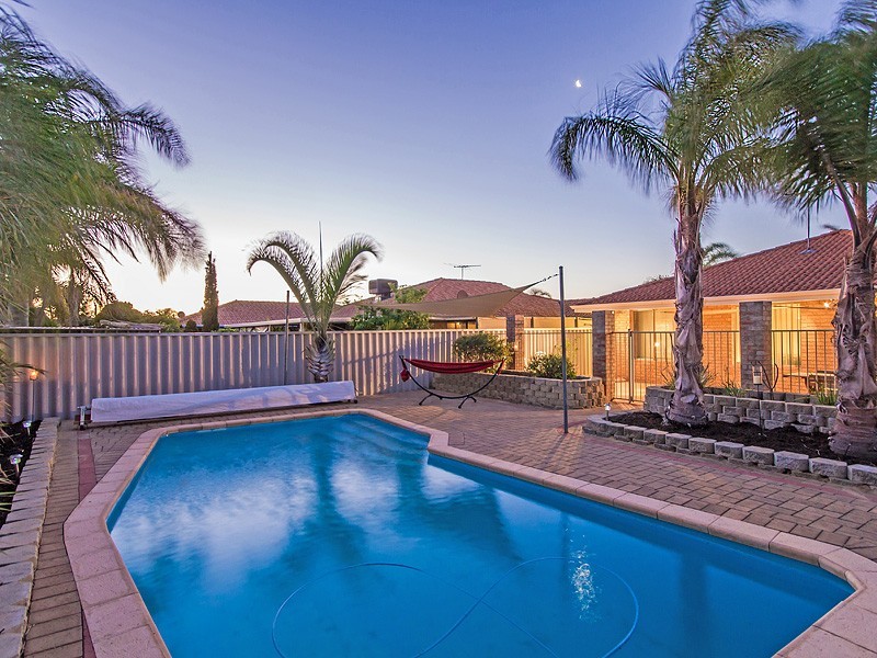 5 Vancouver Circle, Waikiki WA 6169