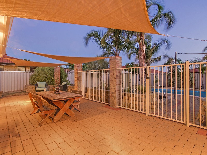 5 Vancouver Circle, Waikiki WA 6169