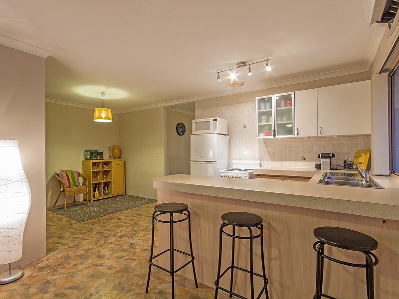 5 Vancouver Circle, Waikiki WA 6169