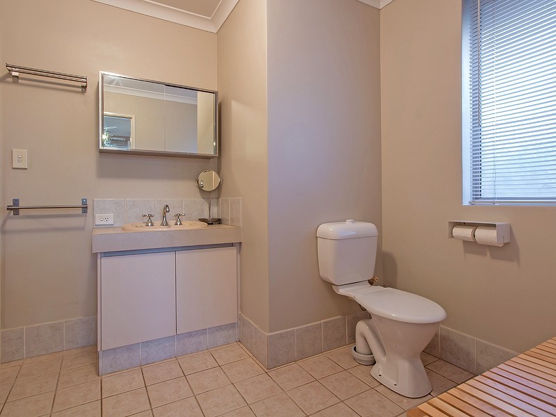 5 Vancouver Circle, Waikiki WA 6169