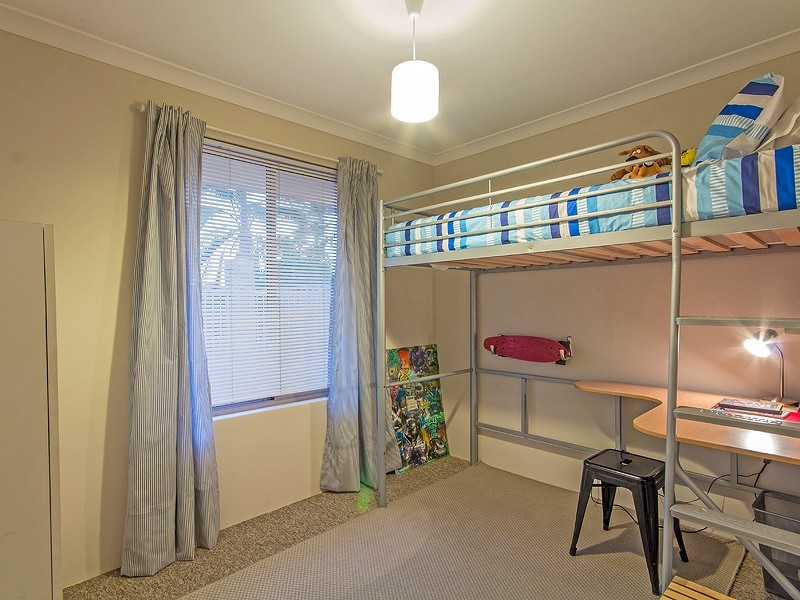 5 Vancouver Circle, Waikiki WA 6169