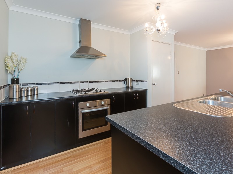 15 Westcliff Street, Wellard WA 6170