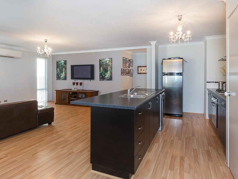 15 Westcliff Street, Wellard WA 6170