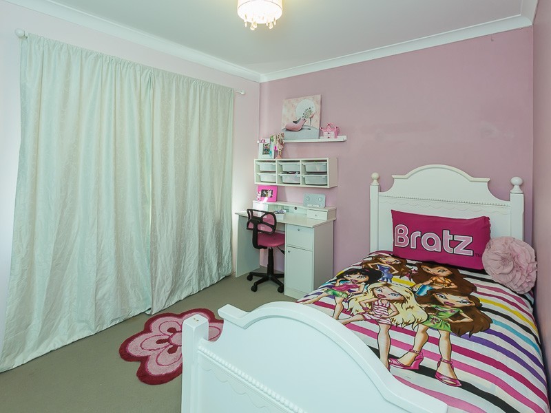 15 Westcliff Street, Wellard WA 6170