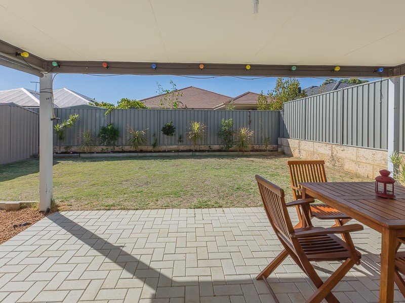 15 Westcliff Street, Wellard WA 6170